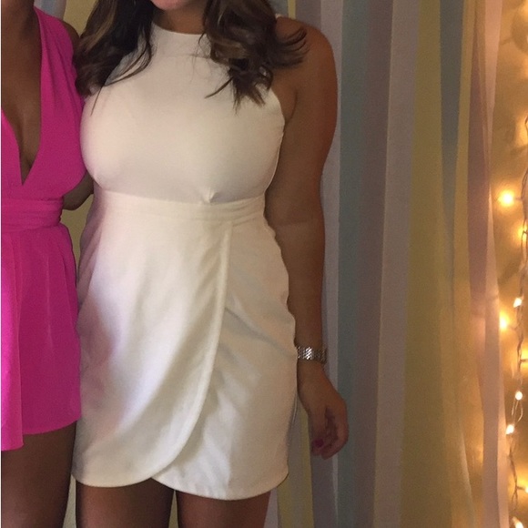 Tobi tulip hem dress in ivory white. Like new condition. Worn twice. Size L - Picture 3 of 4